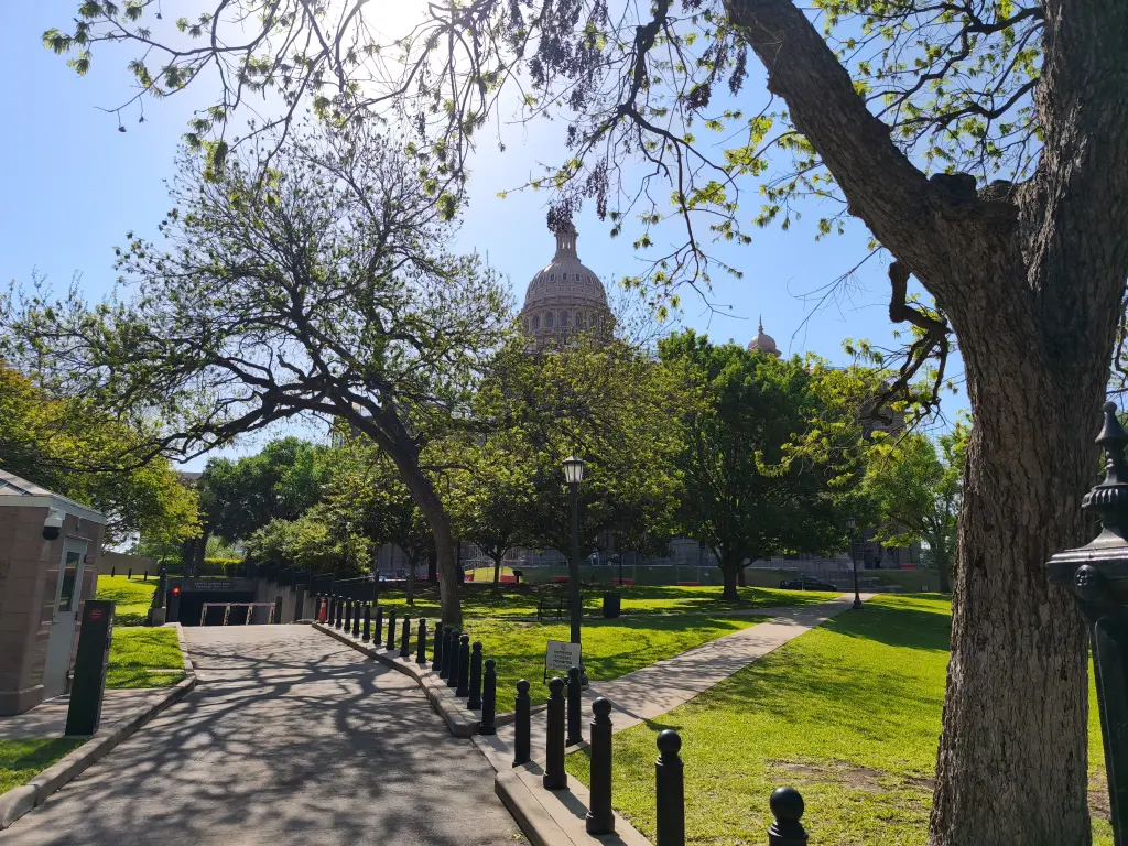 AustinOutsideCapitol01.webp