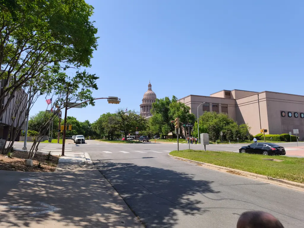 AustinOutsideCapitol02.webp