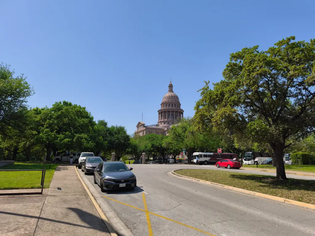 AustinOutsideCapitol03.webp