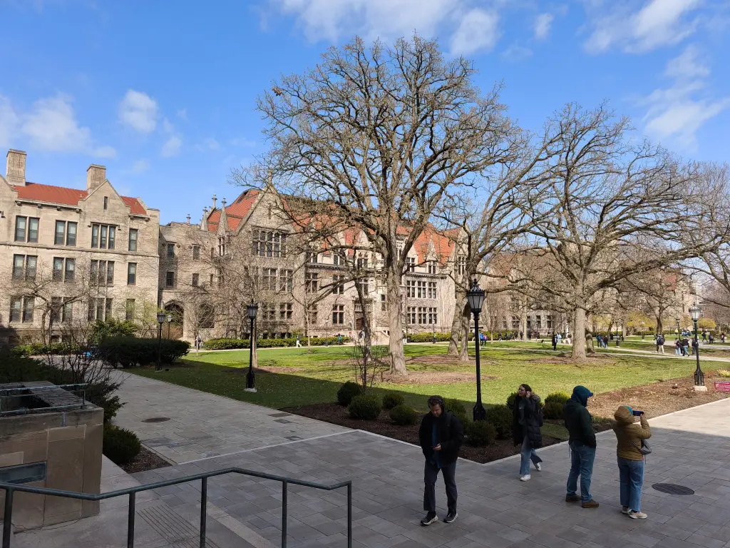 ChicagoUniversity02.webp