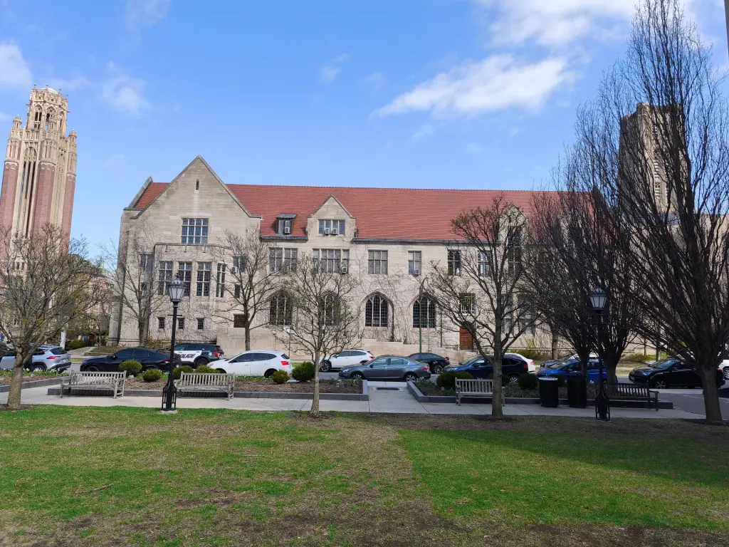ChicagoUniversity06.webp