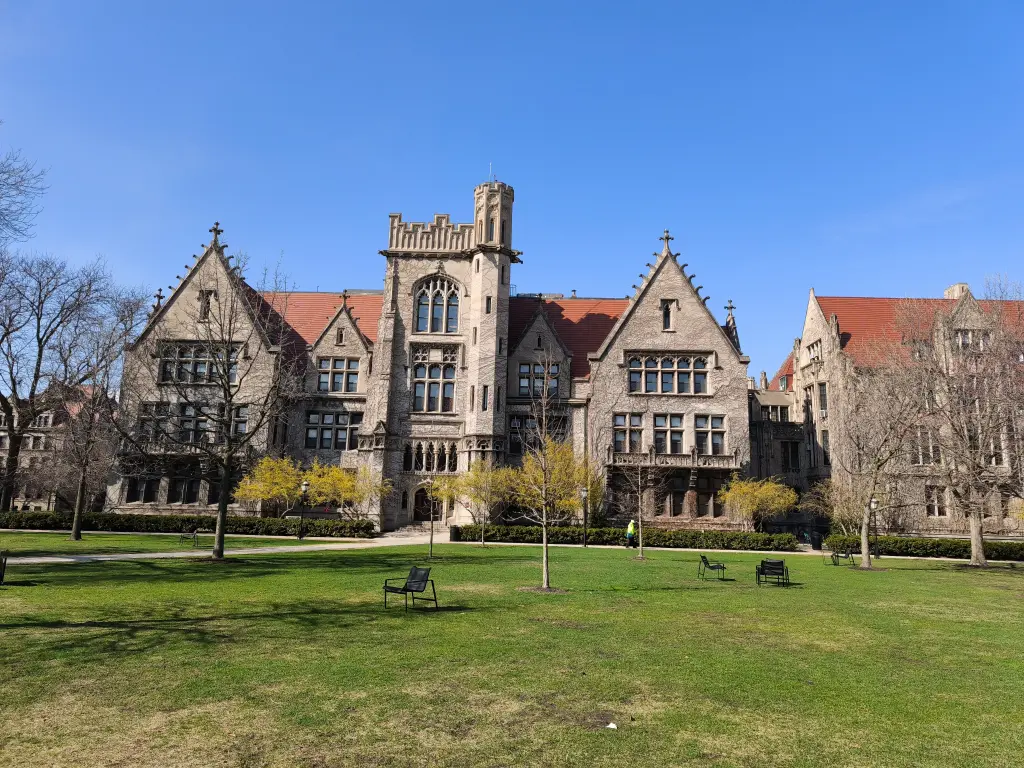 ChicagoUniversity08.webp